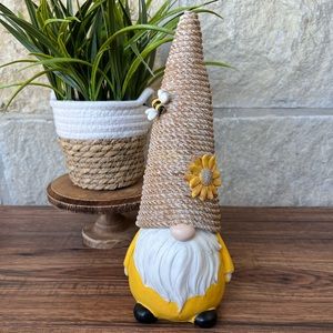 🆕 BeeHive 🐝 12" H Resin Gnome!